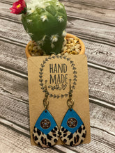 Load image into Gallery viewer, Western lonestar Earrings