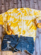 Load image into Gallery viewer, Yellow and White Reverse Tie Dye T-shirt